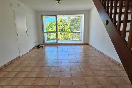 Location Appartement 4 pièces 92m² ST PAUL 97434 - Photo 2