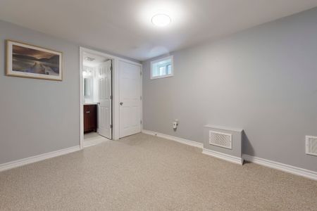 For Lease - 5 Billington Crescent, Toronto, Ontario - Photo 4