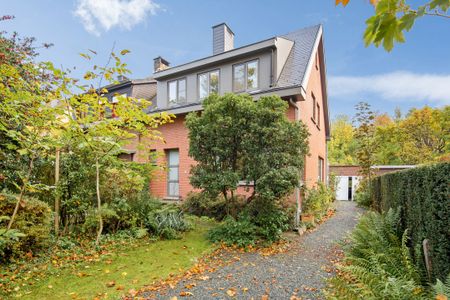 Mooie halfopen woning met garage op absolute toplocatie - Photo 3