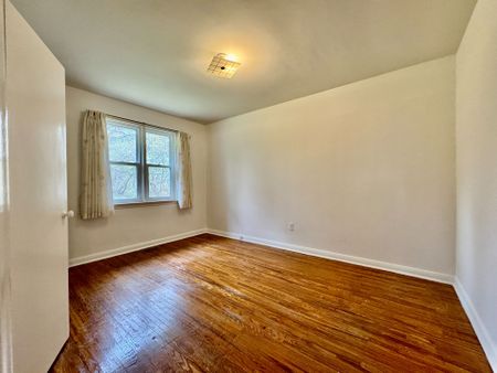 For Lease - 29 Bayview Parkway, Newmarket, Ontario - Photo 3