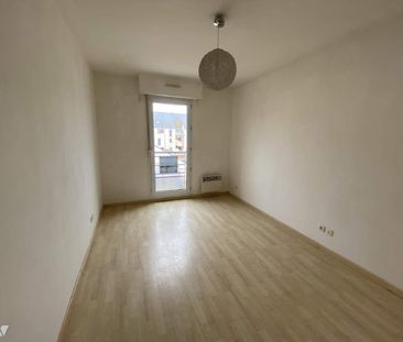 PACE Centre, type 3 situé au 2eme étage sans acsenseur, 63 m², comp... - Photo 2