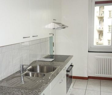 Charmante Wohnung beim Bahnhof Zürich-Oerlikon BEFRISTET 31.03.2027 - Photo 1