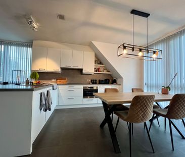 Ruim landelijk gelegen appartement met 2 autostaanplaatsen - Photo 3