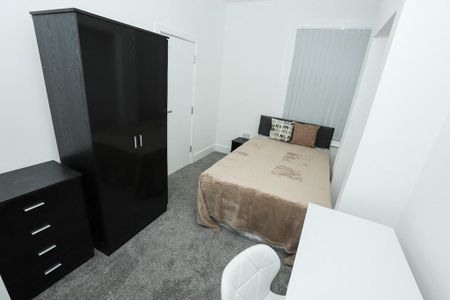 5 bedroom terraced house to rent - Photo 2