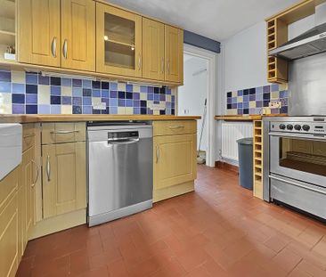 2 bedroom end of terrace house to rent - Photo 5