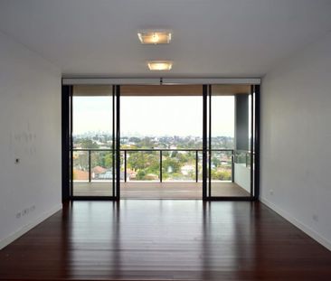 Stunning 3 Bedroom Level 7 Penthouse Oasis - Photo 1