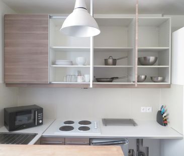 STUDIO Meublé, 23m², Rue des Marchands, 465€ H.C, Nîmes-centre - Photo 3