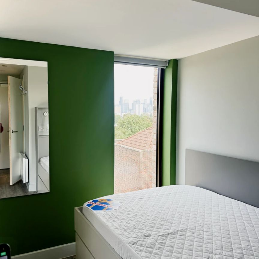 Platinum Studio - Photo 1