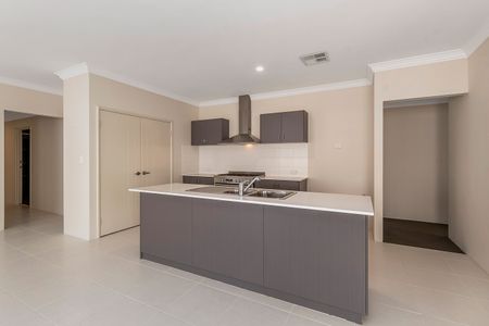 Four Bedroom Family Home in Baldivis - Photo 3