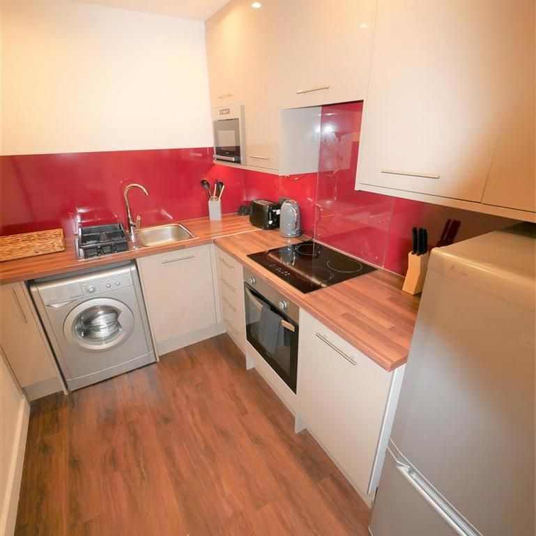 2 bedroom flat to rent - Photo 1