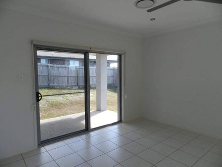 Beautiful Spacious and Well presented - Photo 3