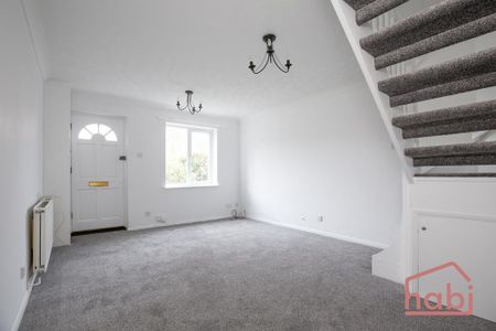 2 bedroom end of terrace house to rent - Photo 2