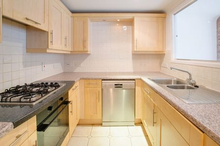 The Spires, Canterbury - Photo 5