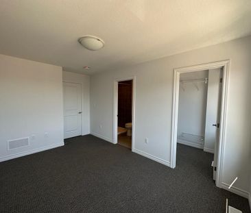 For Lease - 461 Blackburn Drive Unit# 48, Brantford, Ontario - Photo 6