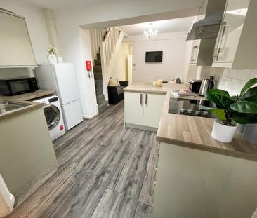 3 bedroom terraced house to rent - Photo 5