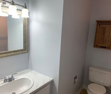 For Lease - 14 LARKSHIRE Lane Unit# E, Barrhaven, Ontario - Photo 2