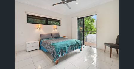 TROPICAL SANCTUARY WITH SPECTACULAR MOUNTAIN VIEWS! - Photo 5