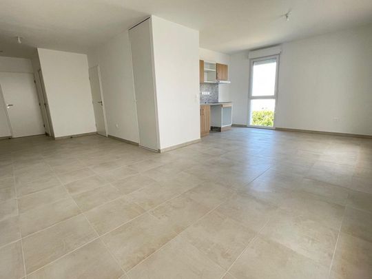 Location Appartement 4 pièces 84m² AGDE 34300 - Photo 1