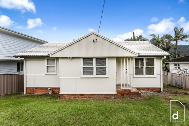 Renovated Three Bedroom House - Photo 1