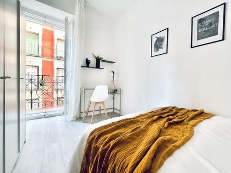 Calle del Divino Pastor, Madrid, Community of Madrid 28004 - Photo 4