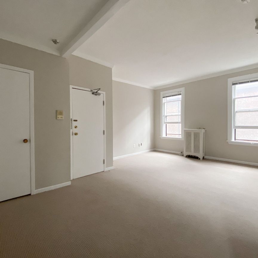 For Lease - 72 Walmer Road Unit# 4, Toronto, Ontario - Photo 1