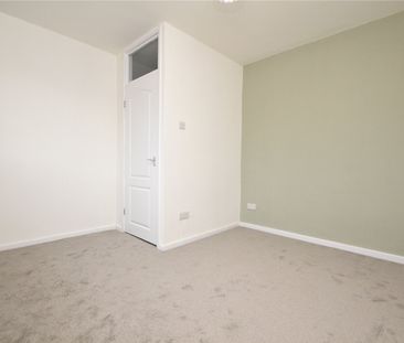 22, Broom Gardens, Leeds, West Yorkshire, LS10 3JW - Photo 6