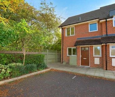 North Side Court, The Cardinals, Tongham, Farnham, GU10 - Photo 4