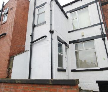 Flat C, Conference Road, Armley, Leeds, LS12 3DX - Photo 3
