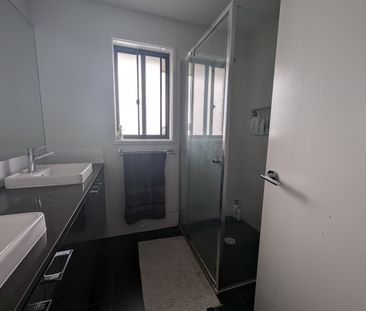 66 Great Sandy Circuit, Pimpama QLD 4209 - House For Rent | Domain - Photo 5