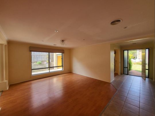 Bright 4 bedroom family home in Wantirna College/ Templeton Primary Catchment - Photo 1