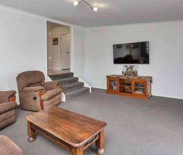 Tidy 3 bedroom home in best location in OTP. - Photo 5