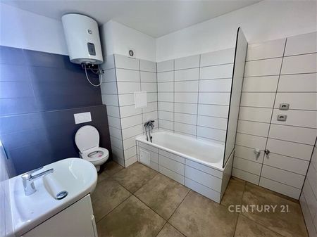 Pronájem bytu 3+1 s balkonem a parkovacím stáním - Photo 5