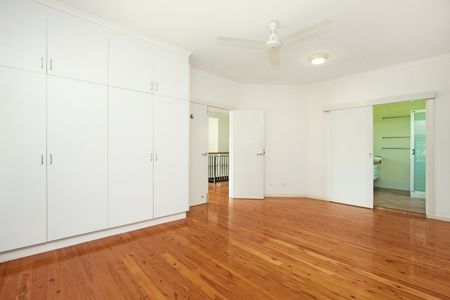 SPACE, VIEWS & STYLE - Photo 2