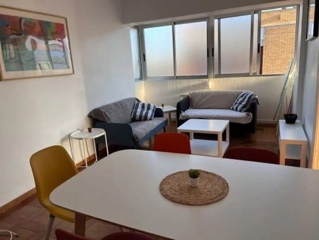 Carrer de Sagunt, Valencia, Valencian Community 46009 - Photo 2