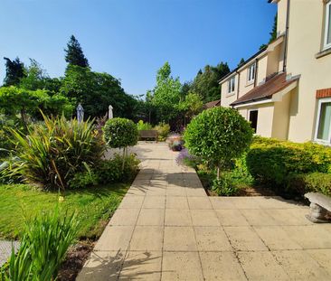 Cornerway Lodge, Hindhead - Photo 2