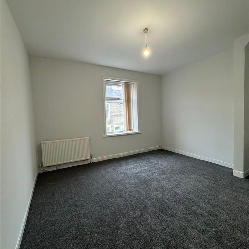 2 bed terraced house to rent in Harley Street, Burnley, BB12 - Photo 1
