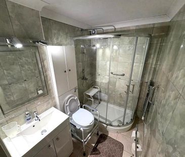 2 bedroom retirement property to rent - Photo 3