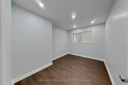 Property For Lease | W8489472 - Photo 5