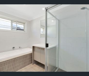 LARGE 4 BED + STUDY, FAMILY HOME - Photo 5