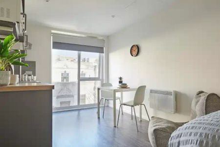 Superior Studio - Courtyard View - Photo 2