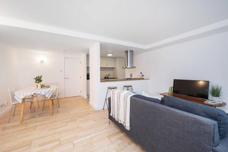 2 bedroom flat to rent - Photo 2