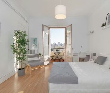 Carrer del Comte dUrgell, Barcelona, Catalonia 08011 - Photo 3