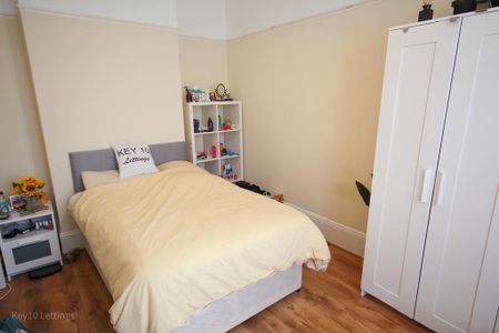 5 bedroom terraced house to rent - Photo 5