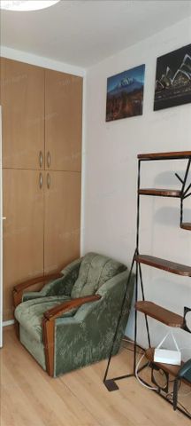 Kiadó jó állapotú panel lakás - Szolnok - Photo 4