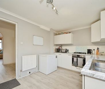 2 Bed Terraced House, Lamerock Road, BR1 - Photo 3