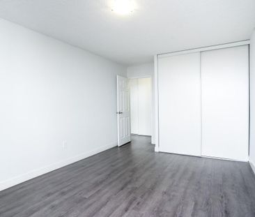 Davisville Village Apartments - Photo 4