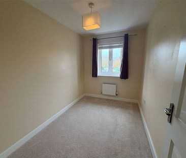 Hornchurch Square, Farnborough, Hampshire, GU14 - Photo 1