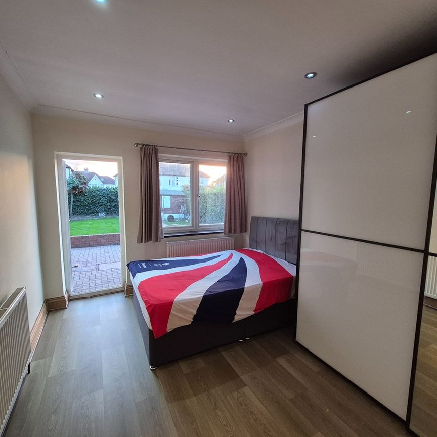 1 Bed Flat, Wembley Hill Road, HA9 - Photo 1