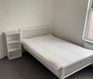 4 bedroom house to rent - Photo 1