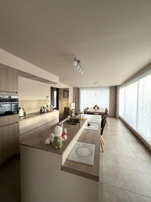 Prachtige penthouse in centrum Zwevezele met 2 slaapkamers! - Foto 1